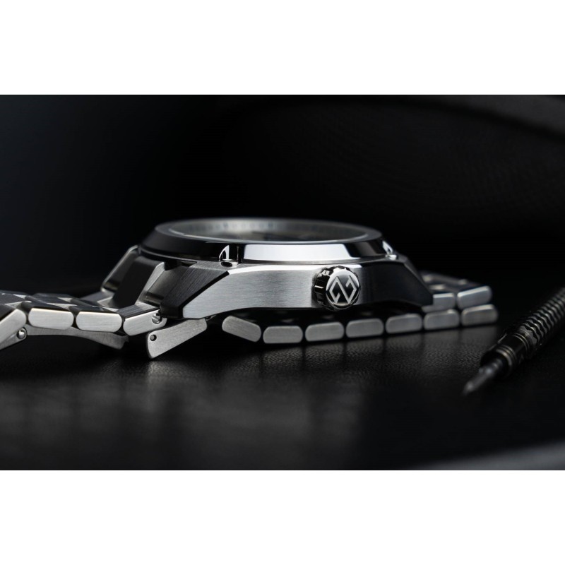 FORMEX Essence 41 Automatic Chronometer Watch With Stainless Steel Bracelet And Malachite Dial 0334.1.6690.100